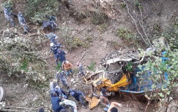 डडेल्धुरामा भीरबाट टिप्पर खस्यो, एकजनाको मृत्यु 